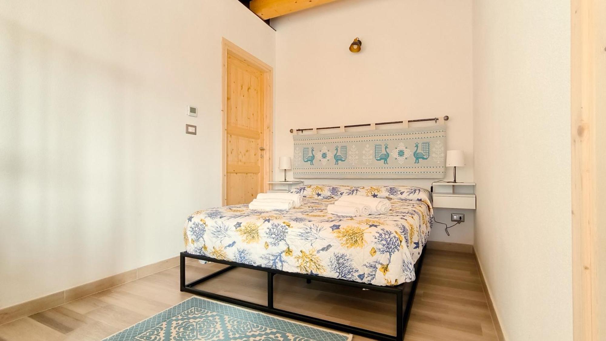 Guesthouse I Tramonti Olmedo Bagian luar foto
